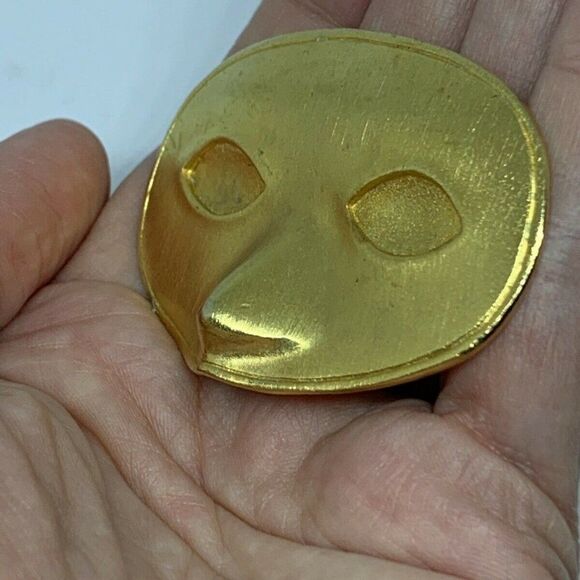 Vintage Mardi Gras Mask Brooch Pin Gold in Color - Picture 7 of 8